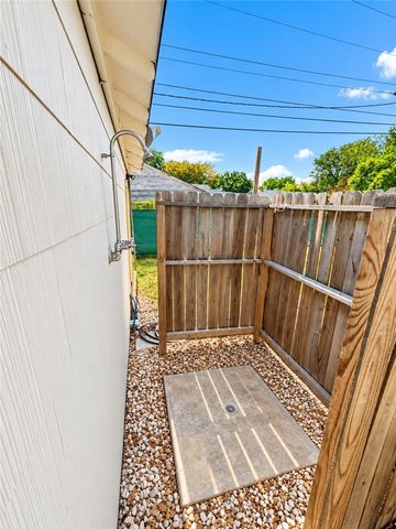 645 Mcclendon St, Corpus Christi, TX 78404