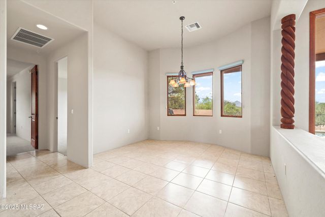 1547 S Walnut Spring Place, Green Valley, AZ 85614