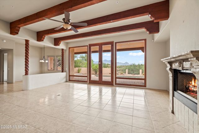 1547 S Walnut Spring Place, Green Valley, AZ 85614