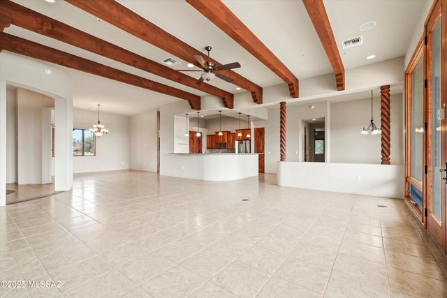 1547 S Walnut Spring Place, Green Valley, AZ 85614