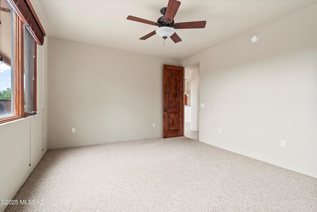 1547 S Walnut Spring Place, Green Valley, AZ 85614