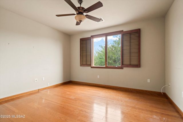 1547 S Walnut Spring Place, Green Valley, AZ 85614