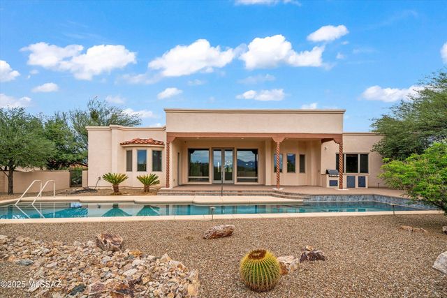 1547 S Walnut Spring Place, Green Valley, AZ 85614