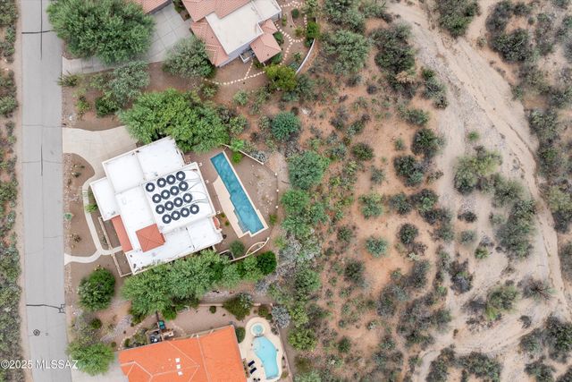 1547 S Walnut Spring Place, Green Valley, AZ 85614