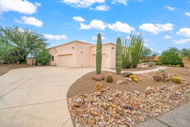 1547 S Walnut Spring Place, Green Valley, AZ 85614