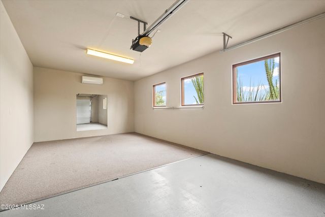 1547 S Walnut Spring Place, Green Valley, AZ 85614