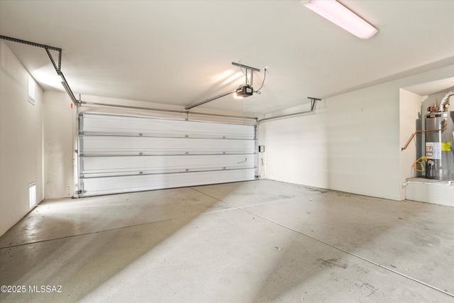 1547 S Walnut Spring Place, Green Valley, AZ 85614