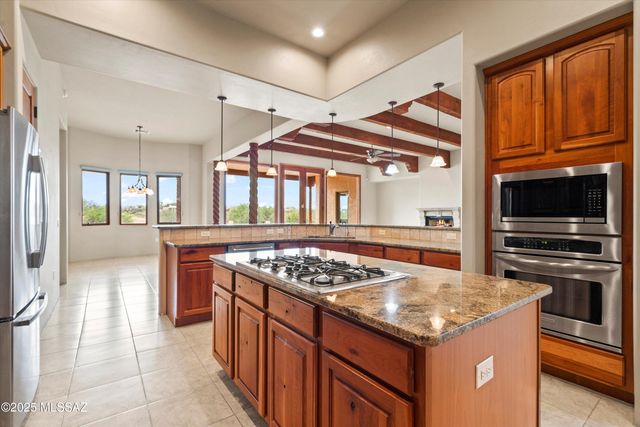 1547 S Walnut Spring Place, Green Valley, AZ 85614