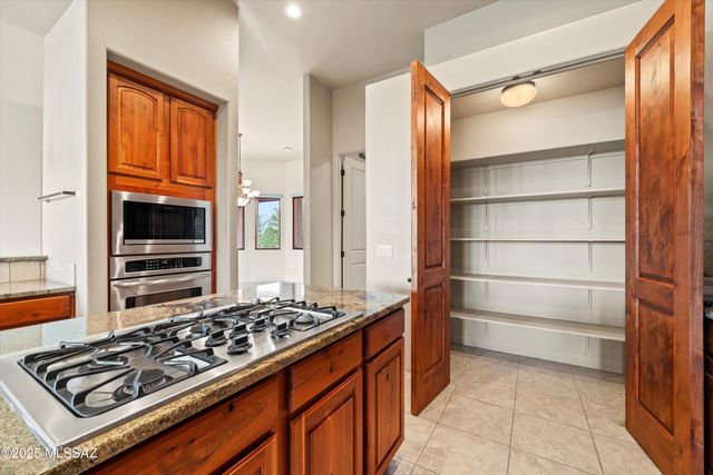 1547 S Walnut Spring Place, Green Valley, AZ 85614