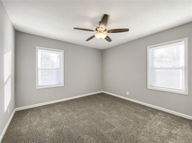 11426 Applewood Drive, Kansas City, MO 64134