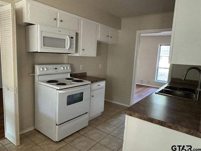 2632 Amy, Tyler, TX 75701