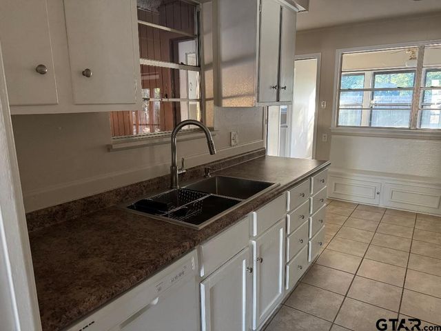 2632 Amy, Tyler, TX 75701