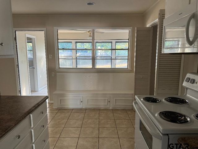 2632 Amy, Tyler, TX 75701
