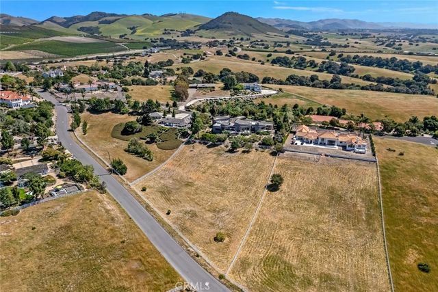 272 Candice Court, Arroyo Grande, CA 93420