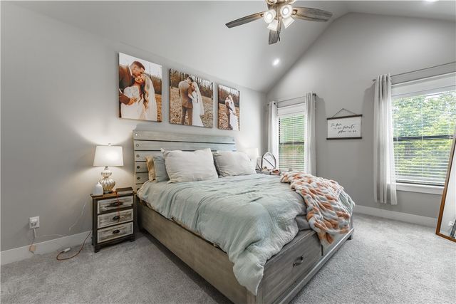 16 Hawthorn Lane, Bella Vista, AR 72715