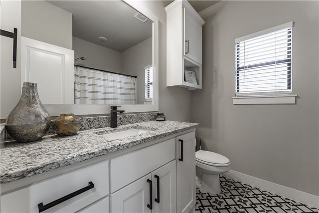 16 Hawthorn Lane, Bella Vista, AR 72715