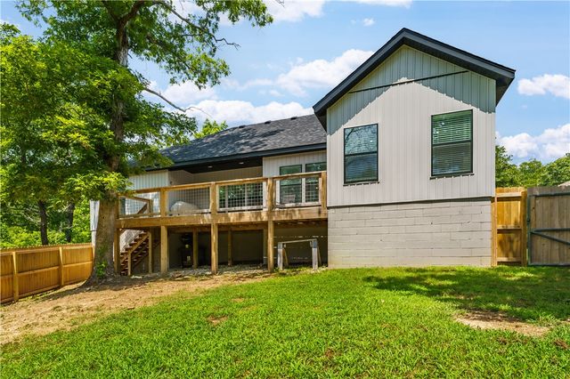 16 Hawthorn Lane, Bella Vista, AR 72715