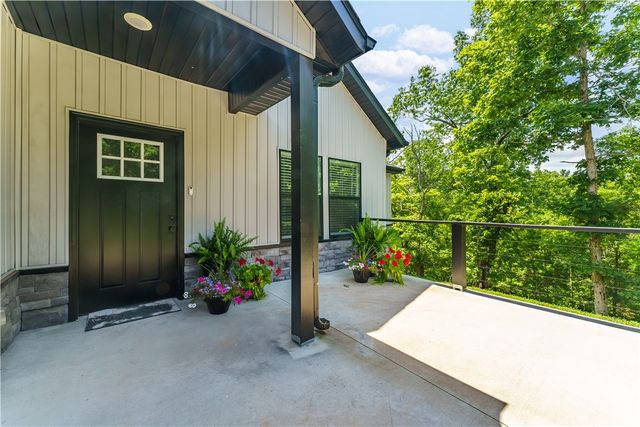 16 Hawthorn Lane, Bella Vista, AR 72715