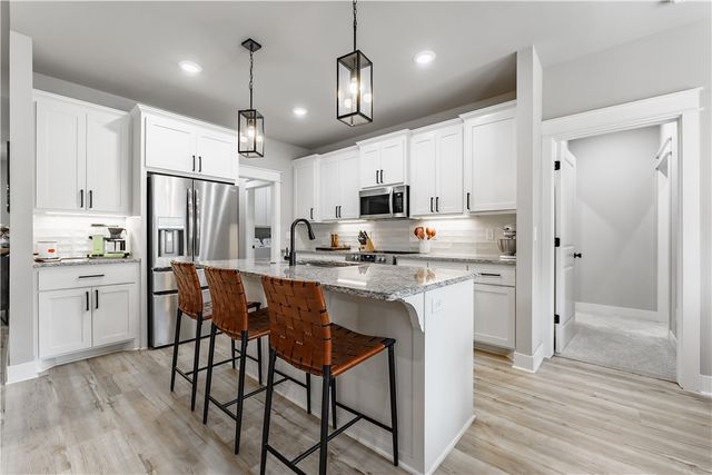 16 Hawthorn Lane, Bella Vista, AR 72715