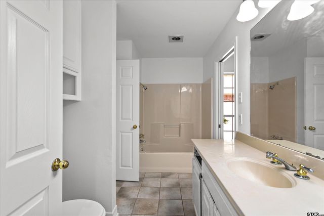3409 Pebblebrook Dr., Tyler, TX 75707