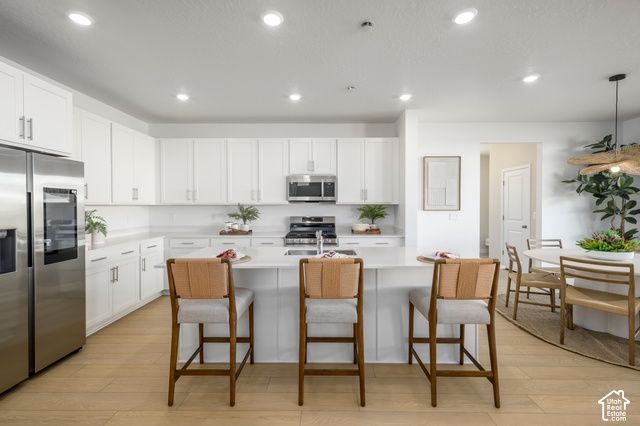 1533 W PRAIRIE BLUE DR, Saratoga Springs, UT 84005