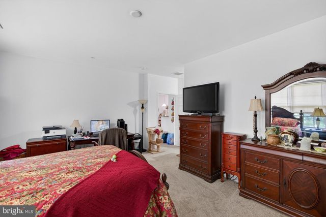 526 TIMBERLAKE DR, Ewing, NJ 08618