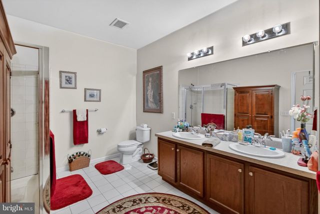 526 TIMBERLAKE DR, Ewing, NJ 08618
