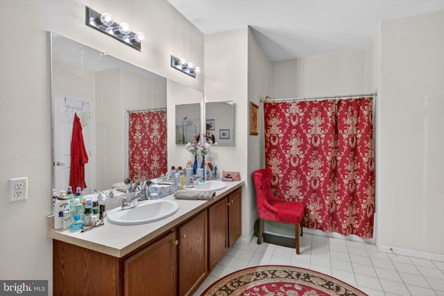 526 TIMBERLAKE DR, Ewing, NJ 08618