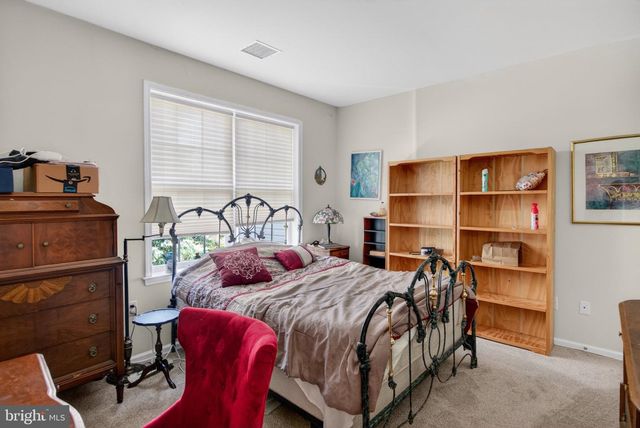 526 TIMBERLAKE DR, Ewing, NJ 08618