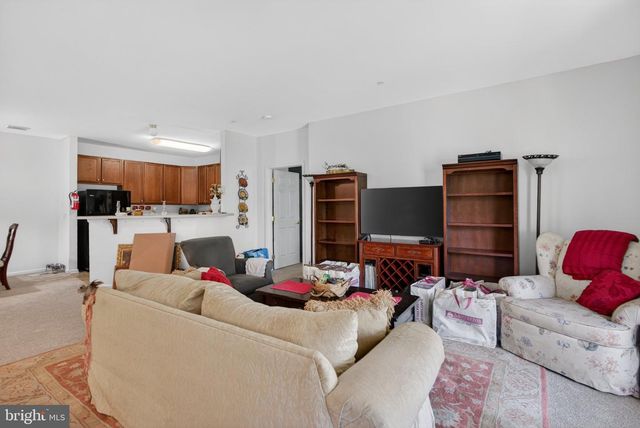 526 TIMBERLAKE DR, Ewing, NJ 08618