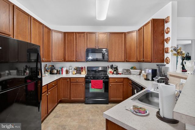526 TIMBERLAKE DR, Ewing, NJ 08618