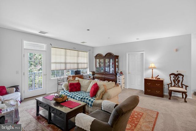 526 TIMBERLAKE DR, Ewing, NJ 08618