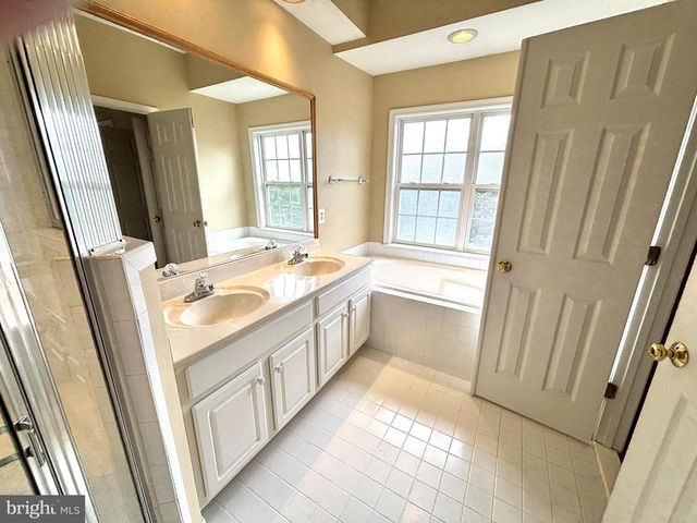1117 KEOKUK TER NE, Leesburg, VA 20176