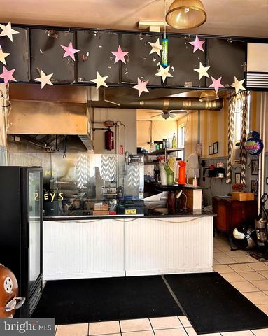 407 CHURCH LN, Yeadon, PA 19050