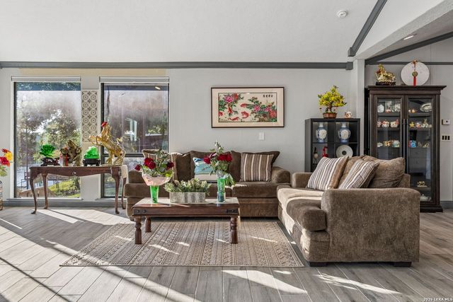 939 Reiley Rd, Seguin, TX 78155
