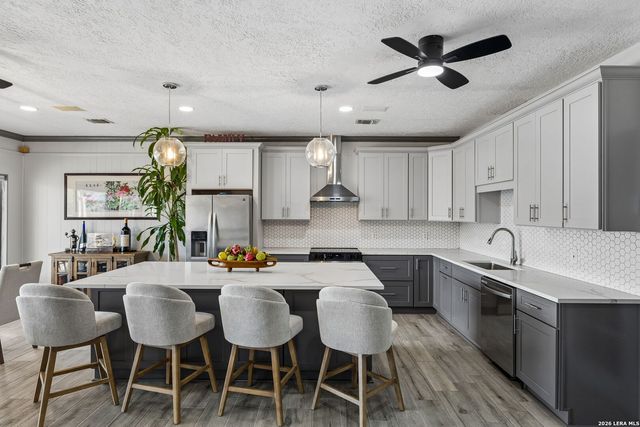 939 Reiley Rd, Seguin, TX 78155
