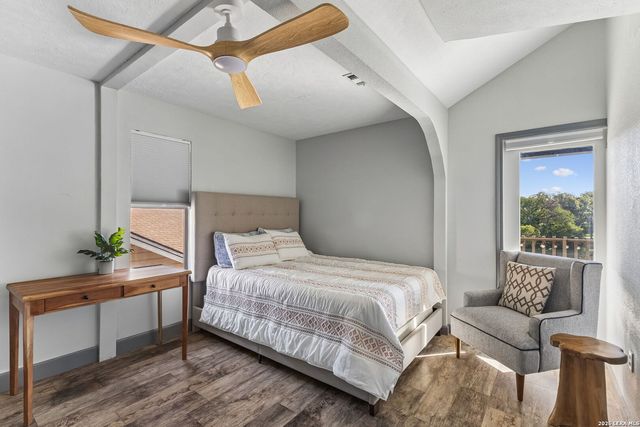 939 Reiley Rd, Seguin, TX 78155