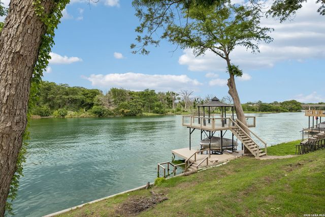 939 Reiley Rd, Seguin, TX 78155