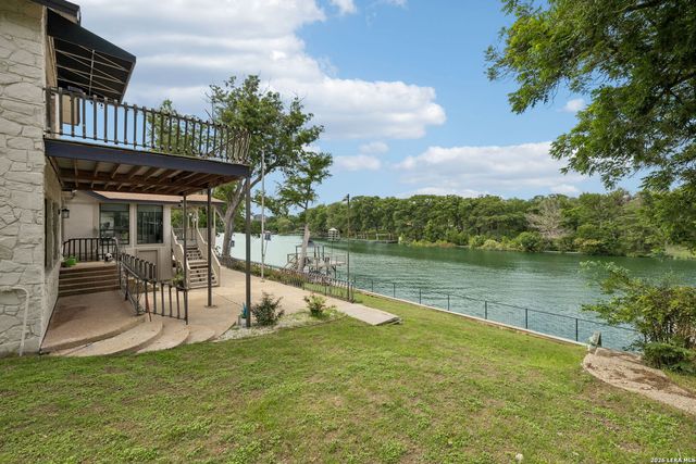 939 Reiley Rd, Seguin, TX 78155