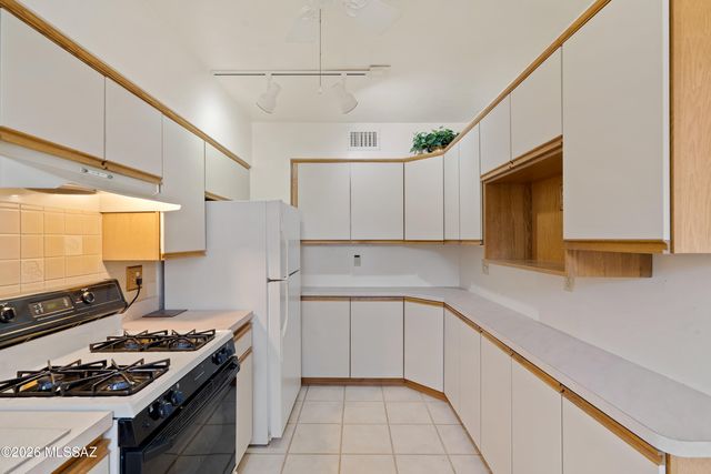 107 E Los Arcos, Green Valley, AZ 85614