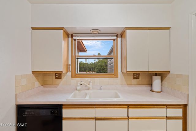 107 E Los Arcos, Green Valley, AZ 85614