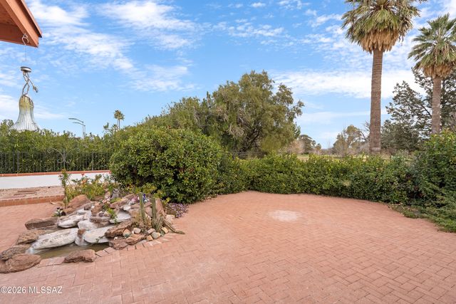 107 E Los Arcos, Green Valley, AZ 85614