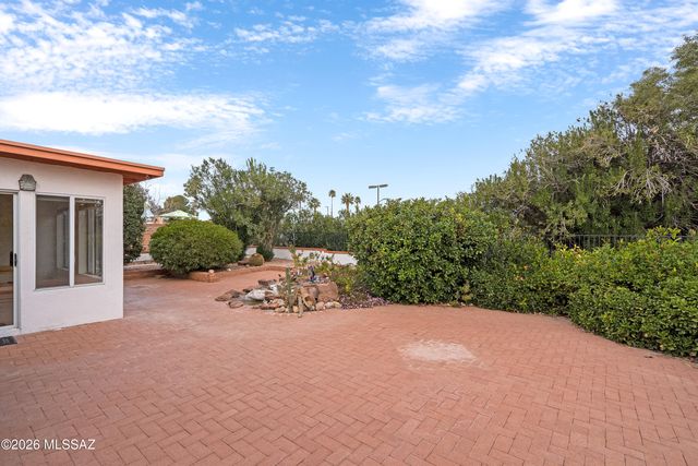 107 E Los Arcos, Green Valley, AZ 85614