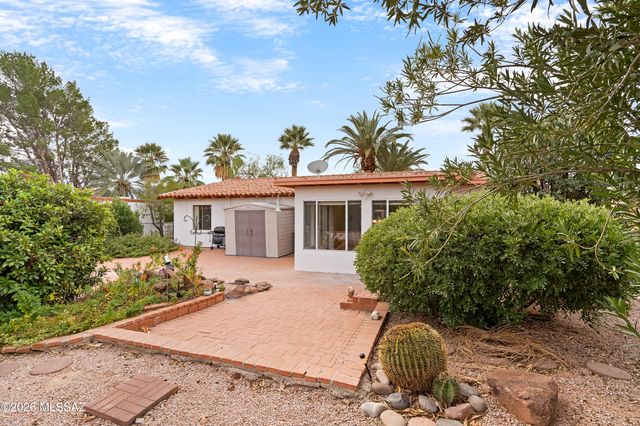 107 E Los Arcos, Green Valley, AZ 85614