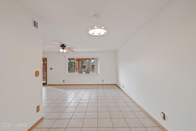 107 E Los Arcos, Green Valley, AZ 85614