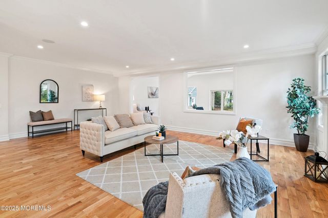 15 Buena Vista Avenue, Rumson, NJ 07760