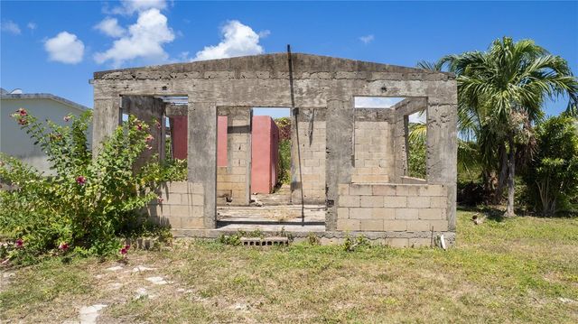 151 LOS CAOBOS, Vieques, PR 00765