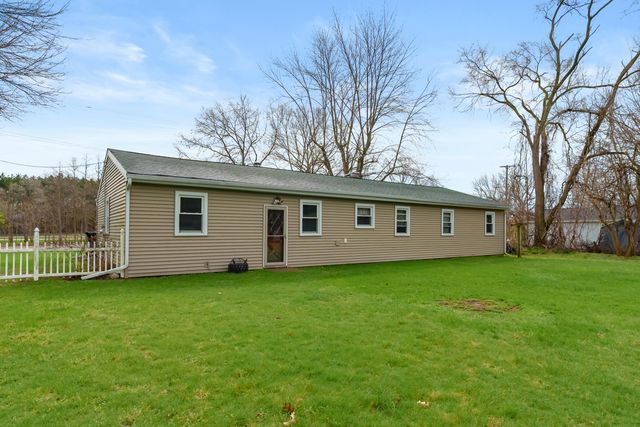220 Mary Street, Plainwell, MI 49080