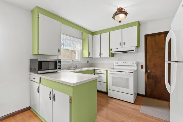 220 Mary Street, Plainwell, MI 49080