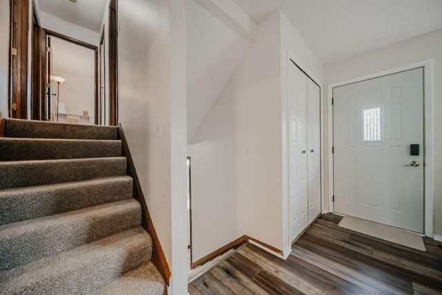 8563 Seabright Drive, Powell, OH 43065
